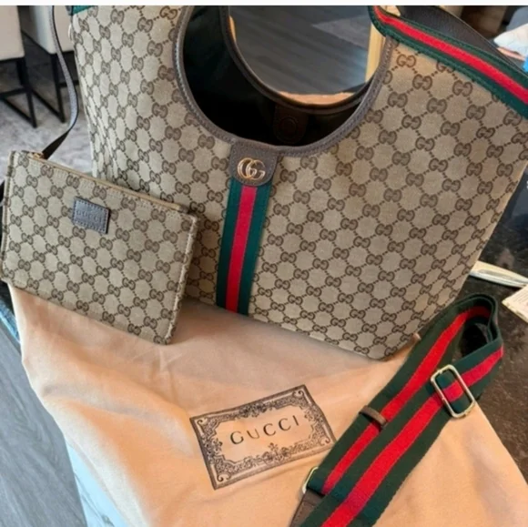Gucci Giglio Handbag And Pouch - Picture 6 of 13